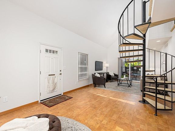 4th image of 3324 Alpine Dr