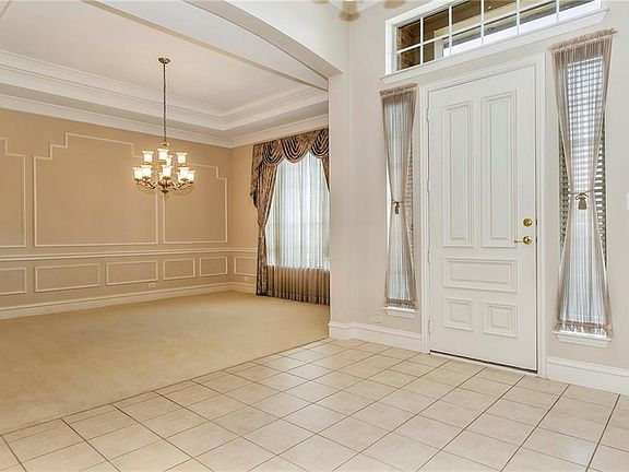 3rd image of 2035 Club Lake Cir