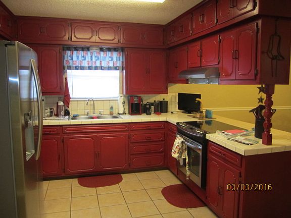 3rd image of 617 N Avenue B
