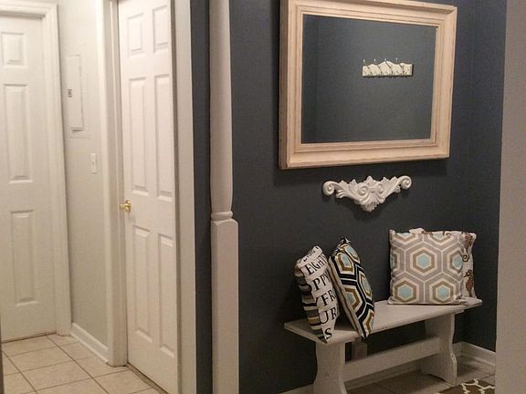 Twin bedroom entrance on right door