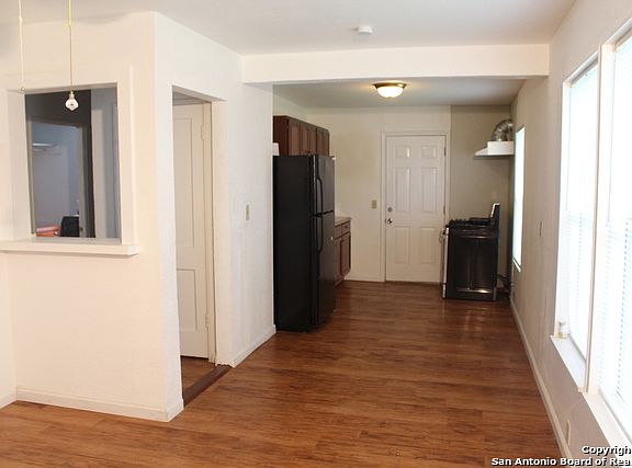 2nd image of 110 Shasta Ave