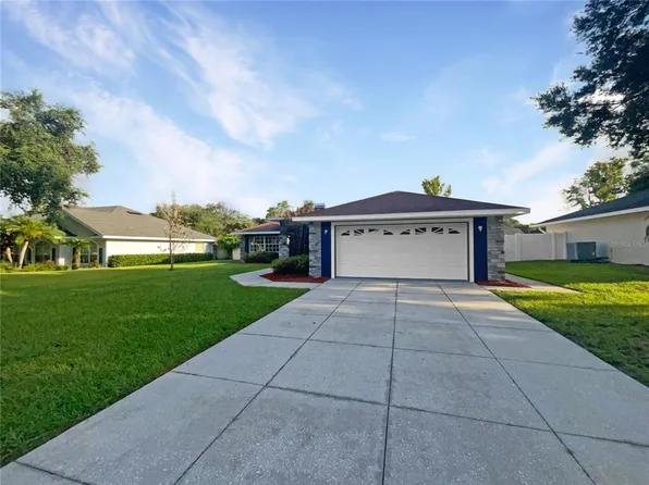 133 Towering Pines Dr, Lakeland, FL 33813