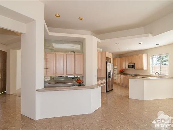 5th image of 41935 Harrison Dr