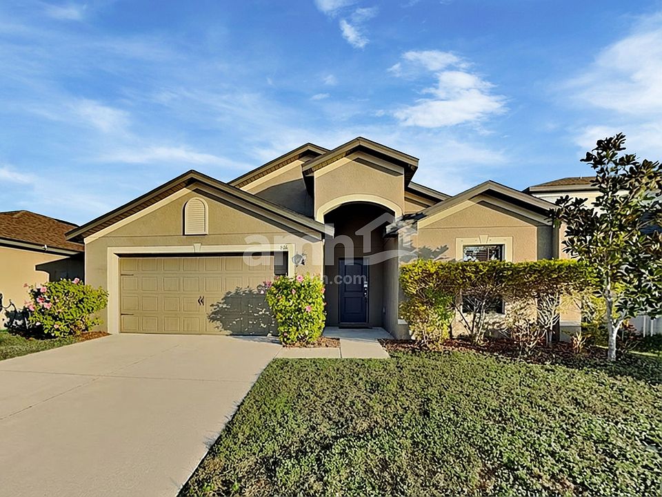 1st image of 816 Chatham Walk Dr