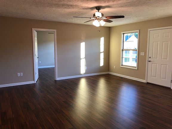 3rd image of 216 Amelia Dr