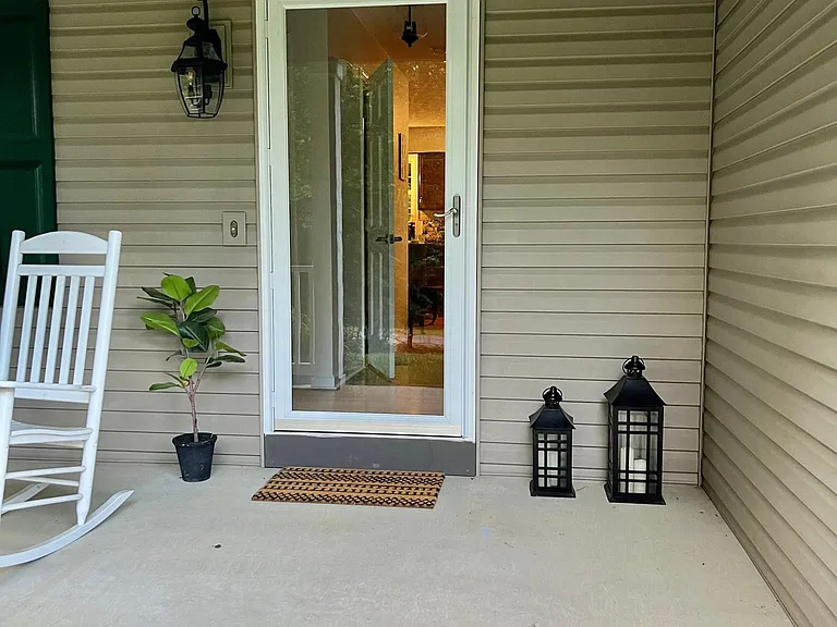 3911 Englewood Ct — Photo 18