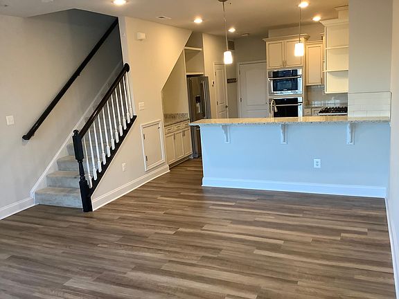 4th image of 7075 Banbury Dr Unit B