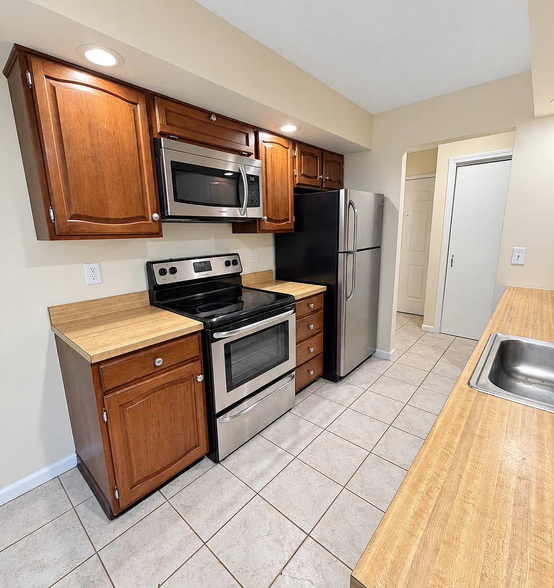 1 bed, 703 sqft, $1,900 — Photo 1