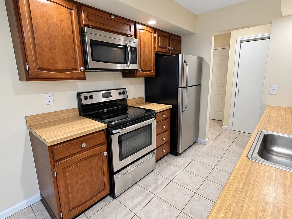 16 Chatham Ct #16