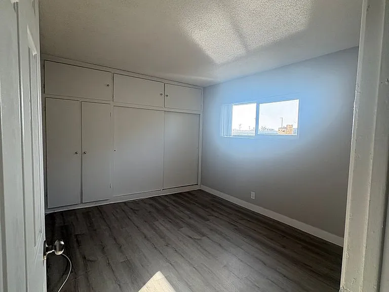 Marine Bay Apartments — Photo 5