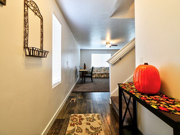 2nd image of 498 S Evergreen Way