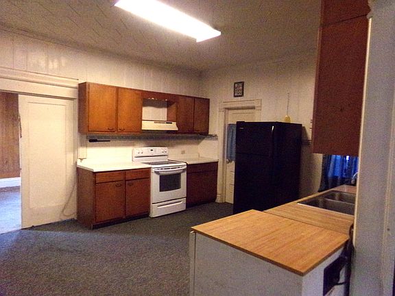 4th image of 609 W 4th St