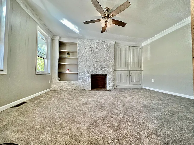427 Valley St #1/2 — Photo 4