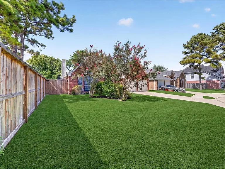 17414 Erin Way Ct — Photo 5