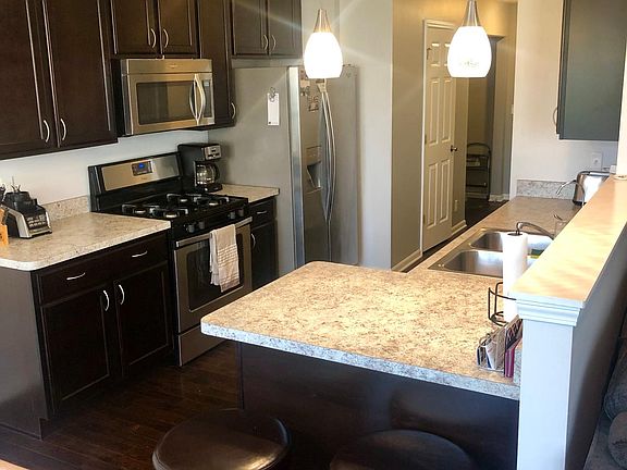 2nd image of 34W655 Roosevelt Ave Unit B