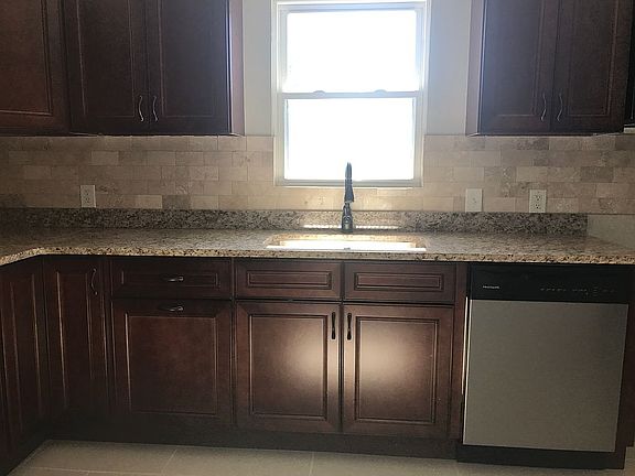 4th image of 33224 Lake Shore Blvd