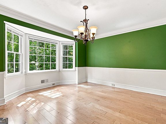 5th image of 2746 Summercrest Ln