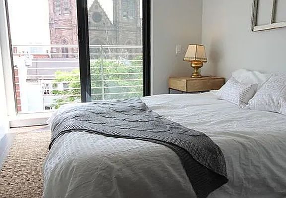 4th image of 146 Meserole St #2Z