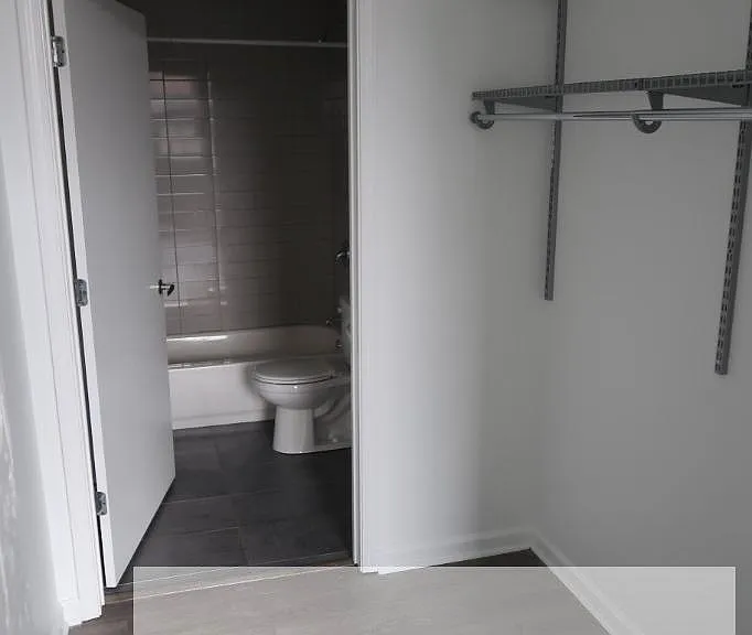 932 W Dakin St #201 — Photo 11