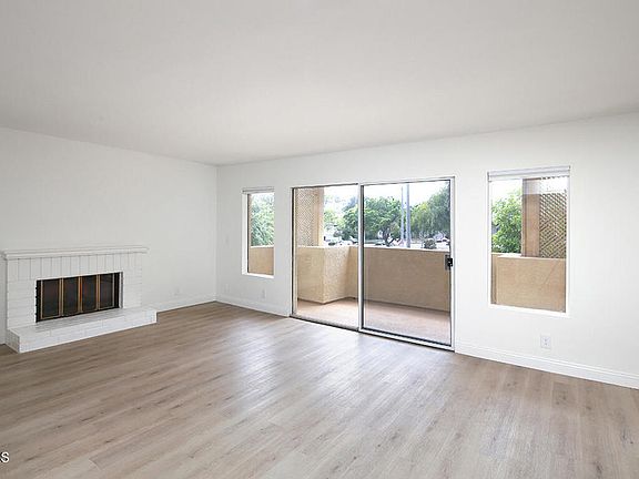3rd image of 150 S Michigan Ave APT 201