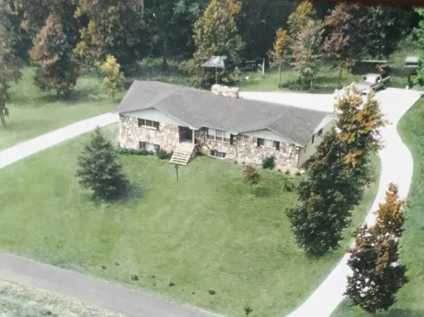 1311 Oakview Dr NE, Dalton, GA 30721