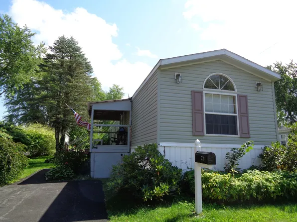 22 Sleepy Hollow Drive, Holden, ME 04429