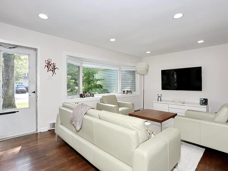 11 Evans Rd — Photo 6