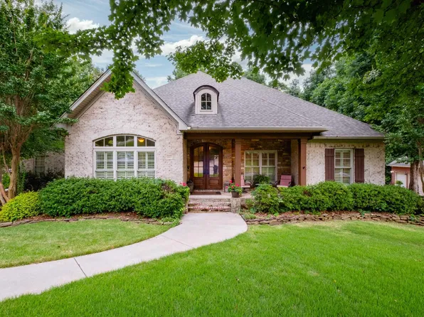107 Noyant Dr, Little Rock, AR 72223