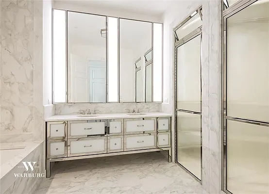 Sold by Warburg | media 32