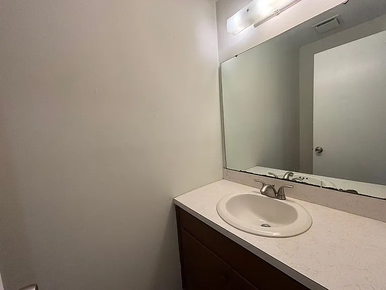 401 Chateau Dr SE — Photo 6