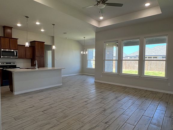 3rd image of 3414 Pineda St