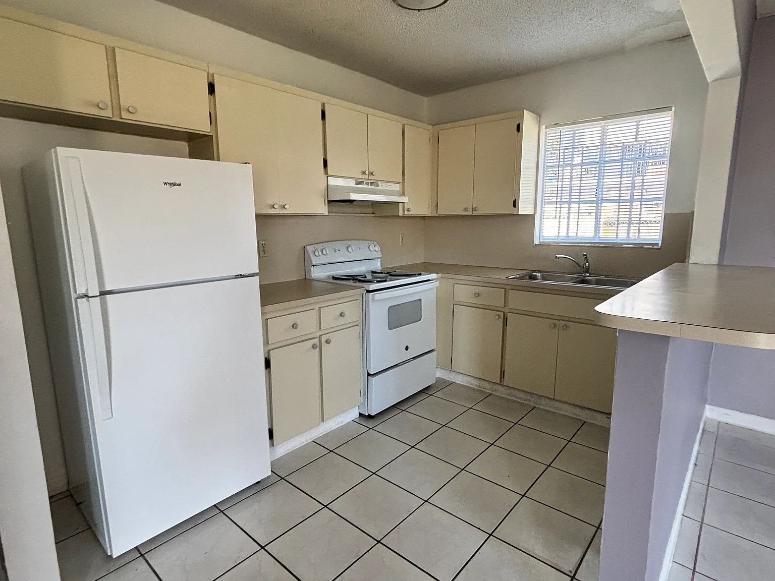 2 bed, 847 sqft, $1,900 — Photo 1