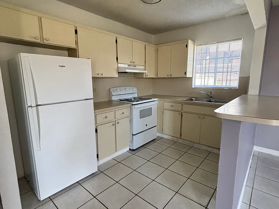 837 SE 8th Ct #4