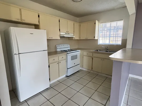 837 SE 8th Ct, Hialeah, FL