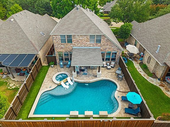 5th image of 1900 Brookfield Way