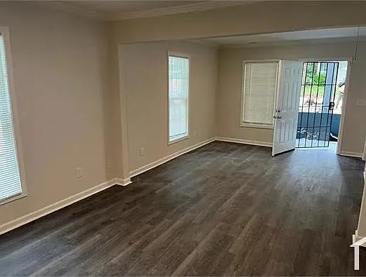 208 Fletcher St SW — Photo 6