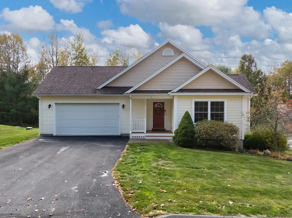 6 Macintosh Lane, Lewiston, ME 04240
