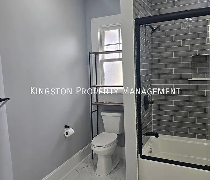 451 E Maxwell St #4 — Photo 2