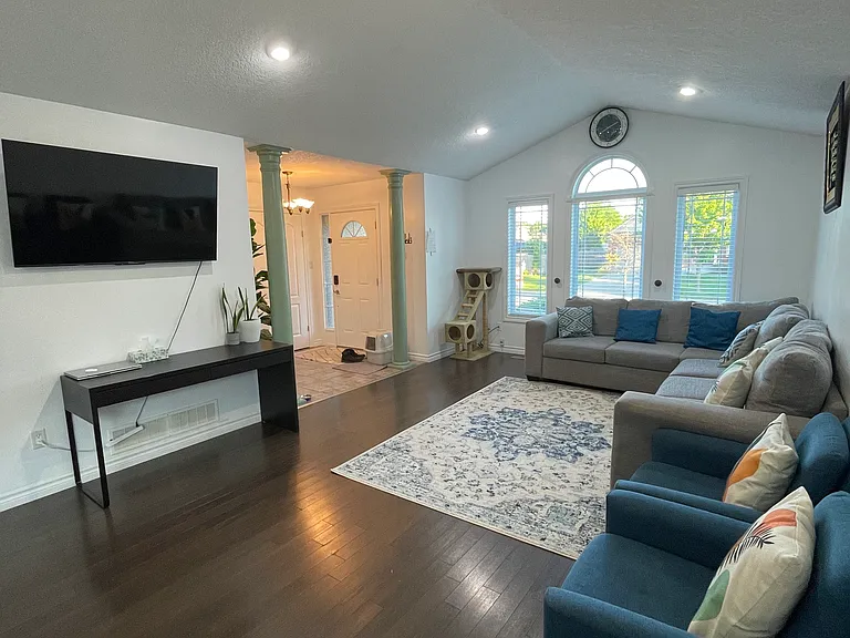 3 Lawrence Ave — Photo 9