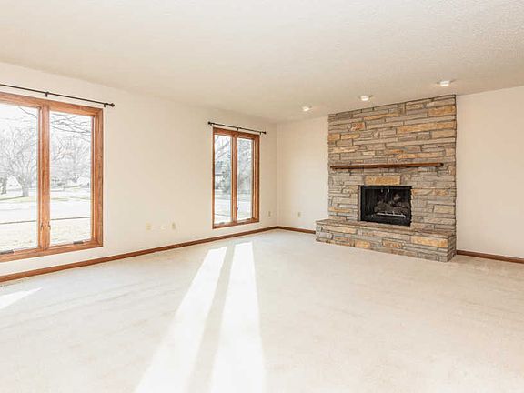 4th image of 3008 Eisenhower Cir