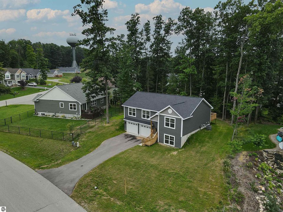 1st image of 3716 Yorkshire Dr