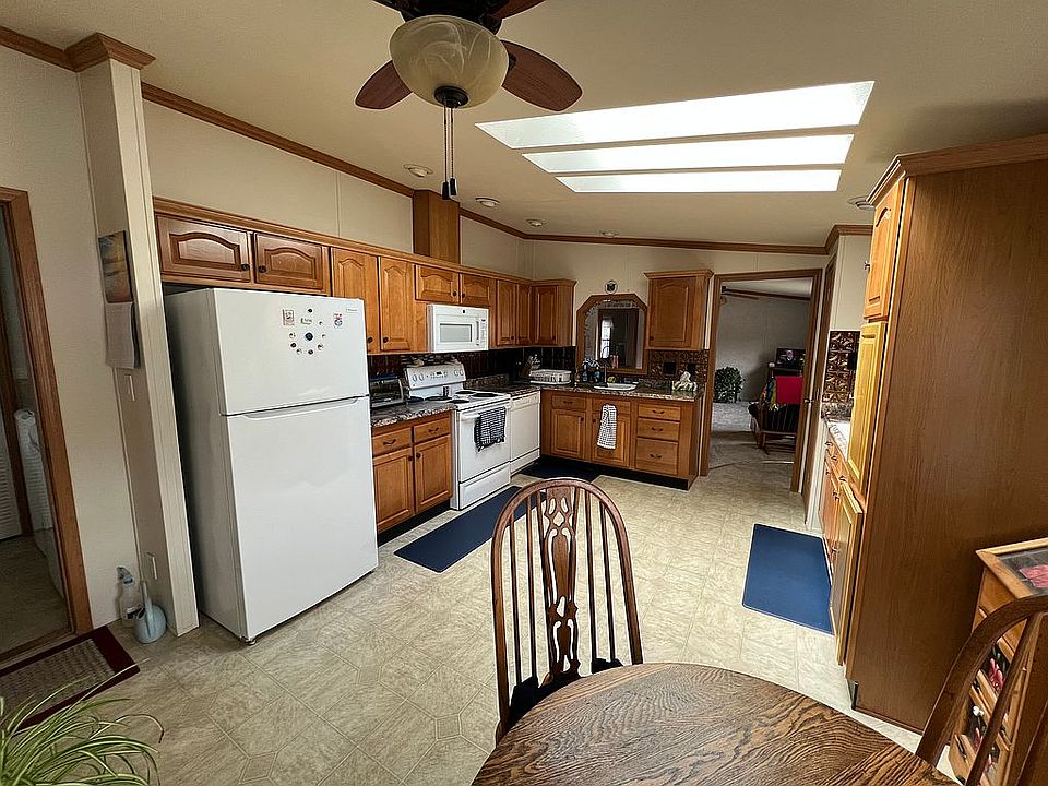 Eat in Kitchen 