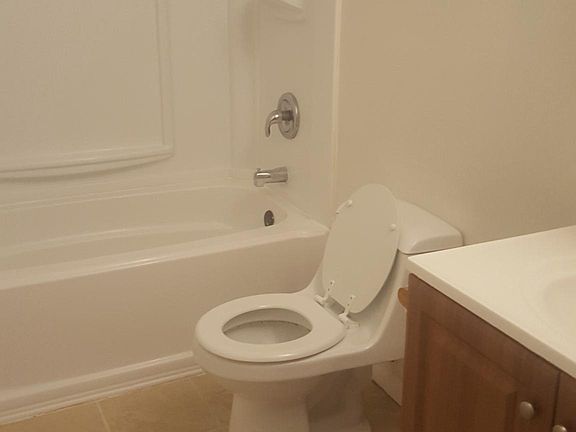 3rd image of 102 Lavergne Ln