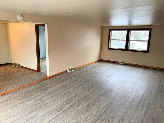 5th image of 147 Waterman St #3
