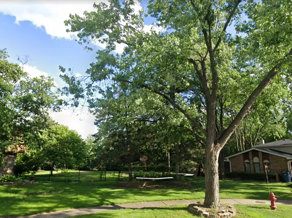 914 Brentwood Dr #20, Bensenville, IL 60106