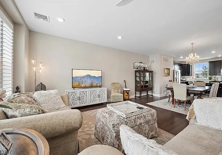 24 Gerhard Pl #1 — Photo 4