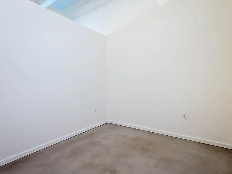 3531 NE 15th Ave — Photo 13