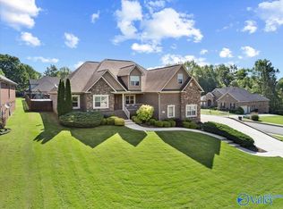 101 Riverway Ln, New Market, AL 35761