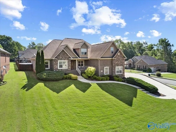 101 Riverway Ln, New Market, AL 35761