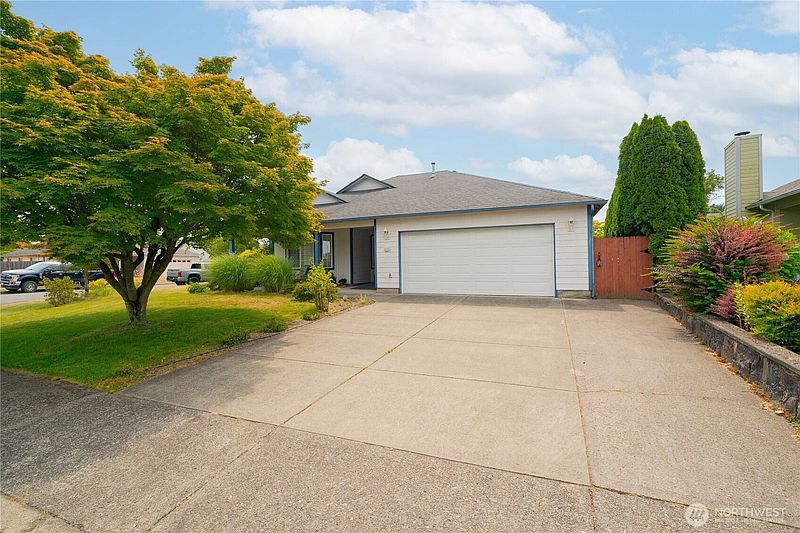3rd image of 16007 NE Hickory Street